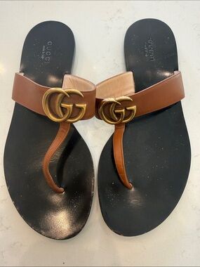 Gucci Tan Leather Thong Sandals with Gold Double G